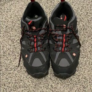 Men’s Swiss gear hiking shoes. Worn only twice!